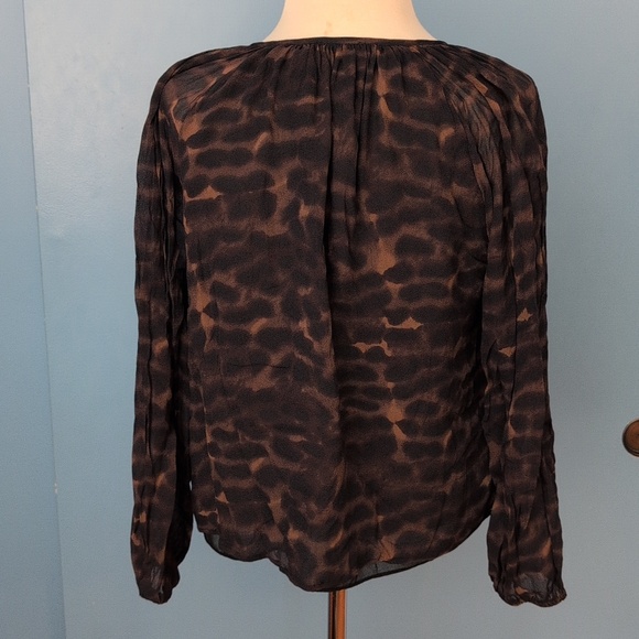 Rails Indi Umber Leopard Black and Brown Animal Print Long-Sleeve Peasant Blouse - Picture 4 of 9